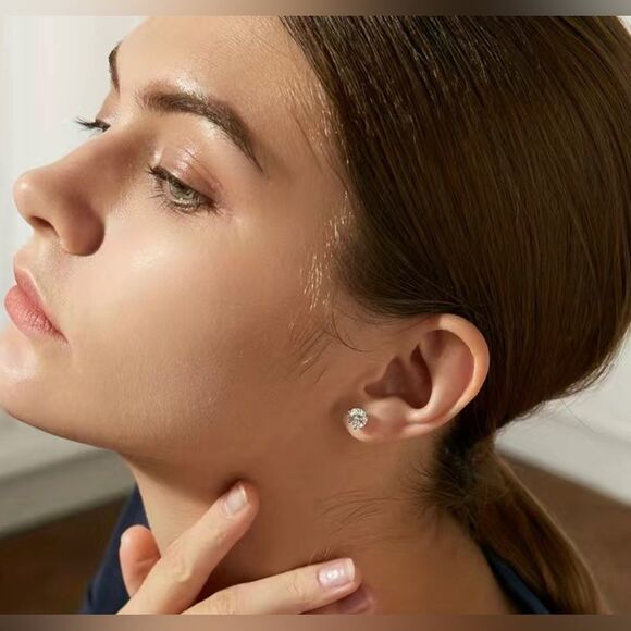 1CT EACH! Gorgeous Sterling Silver Moissanite Stud Earrings 1CT ea! - Picture 3 of 5